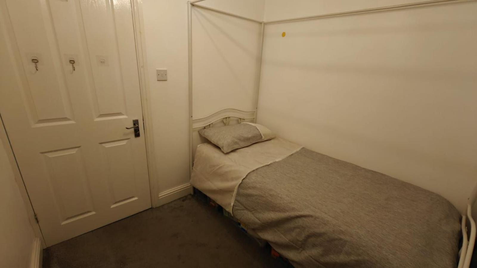 Cosy Semi-detached House To In West Yorkshire 2 Bedroom Дом отдыха *